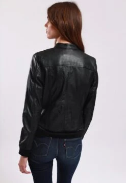 Lee Cooper Leather Jacket With Round Collar - 2 Zipped Side Pockets - - Leren Jas - Black 8 Lee Cooper Leather Jacket With Round Collar - 2 Zipped Side Pockets - - Leren Jas - Black -Lee Cooper 246f34e7cb9347678c37631bfa919fd5